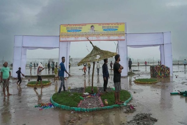 उत्तर प्रदेश पुलिस ने हाथरस भगदड़ मामले में मुख्य आरोपी देव प्रकाश मधुकर को गिरफ्तार किया