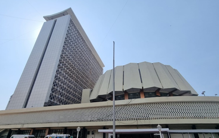 आरक्षणाच्या मुद्द्यावरून विधिमंडळात गदारोळ, गोंधळातच पुरवणी मागण्या मंजूर