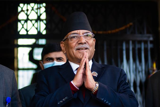 नेपाळमधे प्रधानमंत्री पुष्पकमल दहल यांनी बहुमत गमावलं