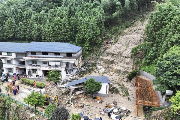 Mudslide Kills 15 in Southeastern China Homestay Amid Heavy Rains in Hunan Province
