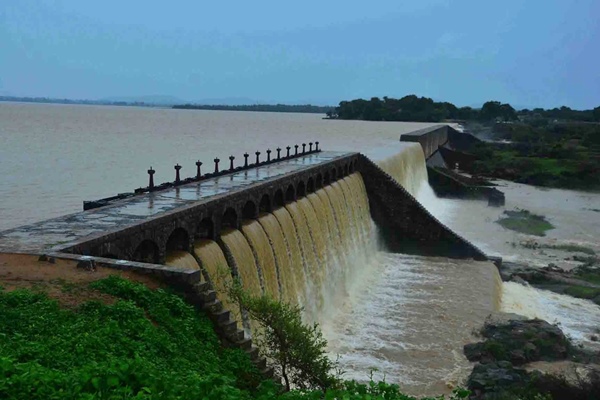Telangana: River Godavari Water Levels Surge to 51.10 Feet at Bhadrachalam Amid Heavy Rains