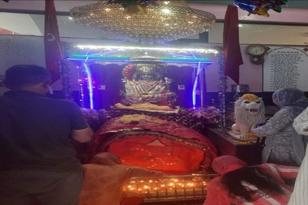 देवी मां ज्‍वालाजी के मंदिर में वार्षिक महोत्‍सव आज पूरे श्रद्धा और उल्‍लास के साथ मनाया जा रहा है