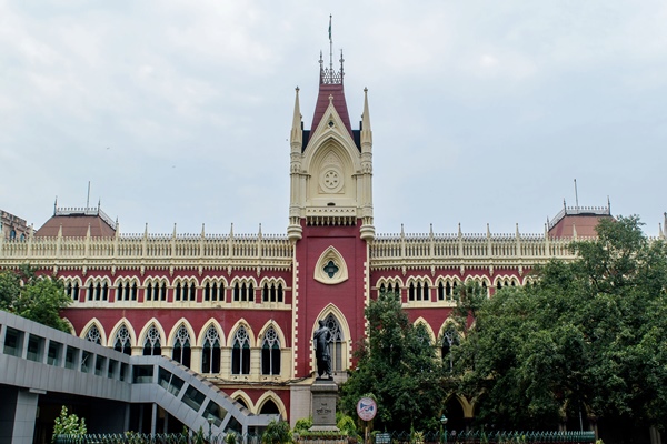 कलकत्ता उच्‍च न्‍यायालय का आदेश,पश्चिम बंगाल की सीएम ममता बनर्जी और तृणमूल कांग्रेस के नेताओं पर राज्यपाल सी.वी. आनंद बोस के विरूद्ध सोशल मीडिया में  गलत बयान देने पर रोक लगाई