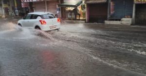 मध्य प्रदेश में नर्मदा समेत कई नदियां खतरे के निशान से ऊपर बह रही हैं