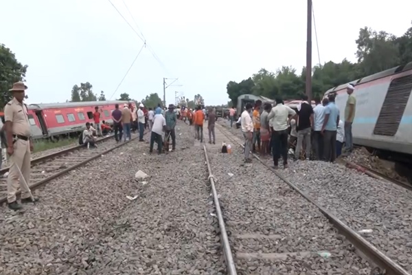 उत्‍तर प्रदेश में गोंडा रेल दुर्घटना में मृतकों की संख्‍या बढकर चार हुई
