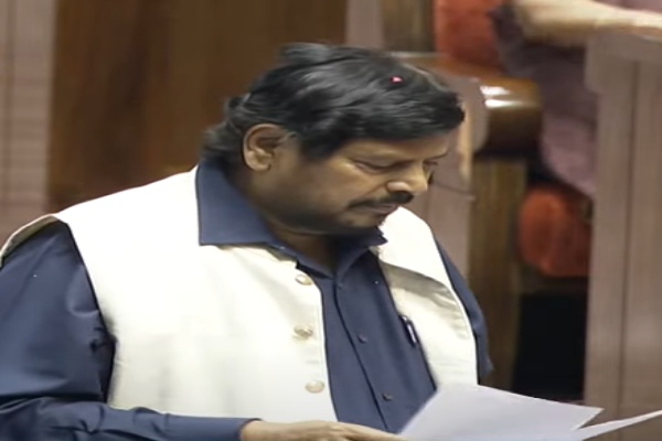 सीवर की सफाई के पूर्ण मशीनीकरण और हाथ से मैला ढोने की प्रथा को खत्म करने के लिए फिलहाल कोई विधेयक प्रस्तावित नहीं  