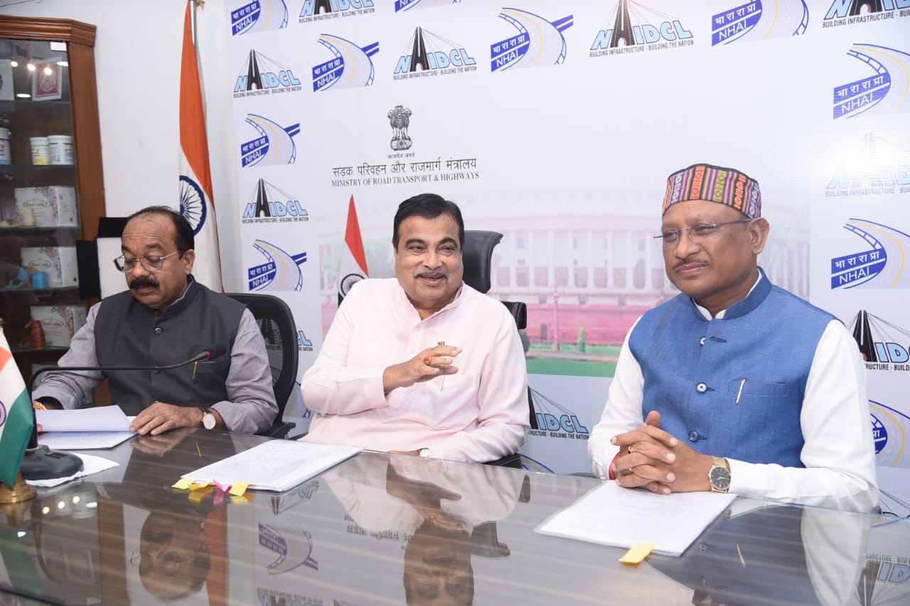 छत्तीसगढ़ के मुख्यमंत्री विष्णुदेव साय ने दिल्ली प्रवास के दौरान केंद्रीय मंत्री नितिन गडकरी से मुलाकात की
