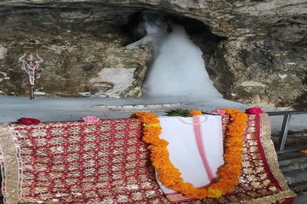 मुसळधार पावसामुळे अमरनाथ यात्रा तात्पुरती स्थगित