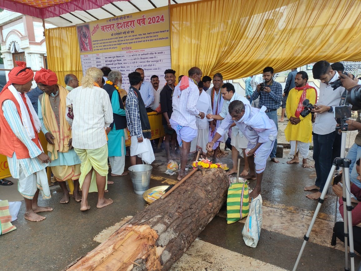 आज से विश्व प्रसिद्ध बस्तर दशहरा पर्व की शुरूआत हो गई