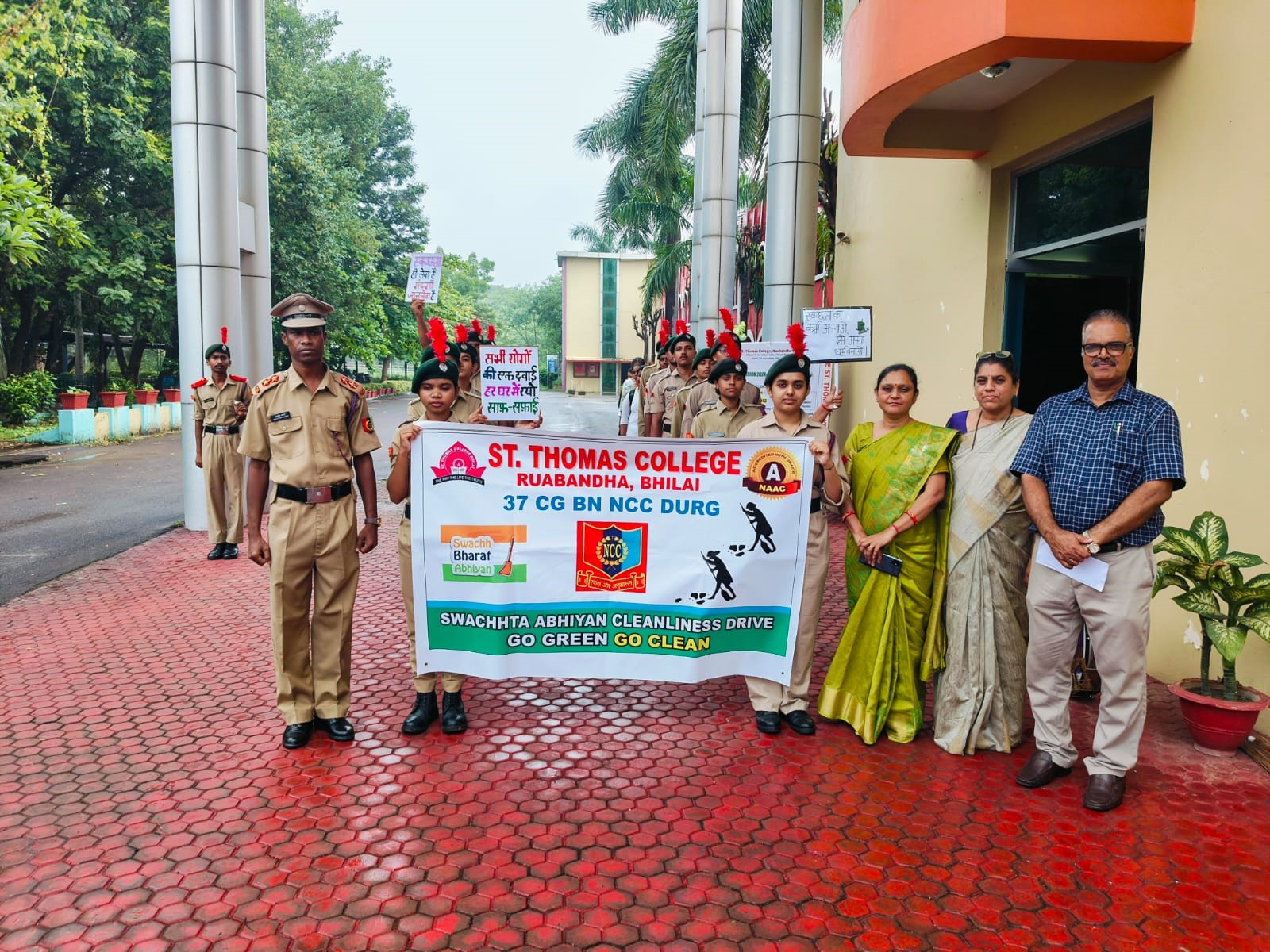 37वीं सीजी बटालियन एनसीसी दुर्ग के निर्देश पर एनसीसी कैडेटों द्वारा “स्वच्छता अभियान“ कार्यक्रम का आयोजन किया गया