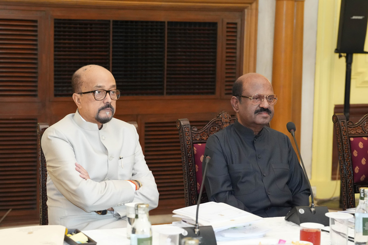 राज्यपालों का दो दिन का सम्मेलन कल शनिवार को राष्ट्रपति भवन में संपन्न हुआ