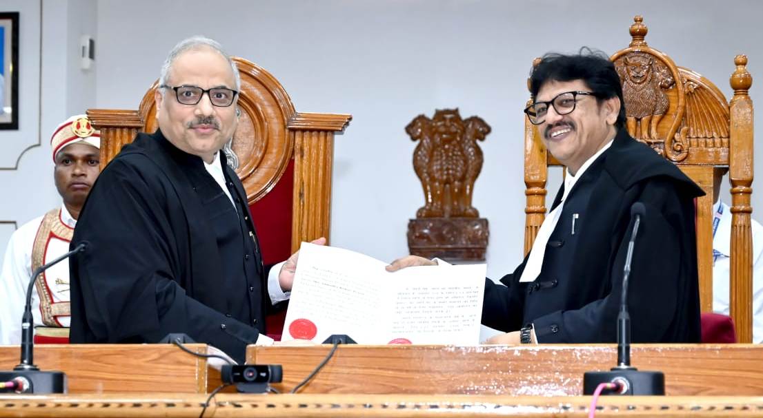बिभु दत्त गुरू और अमितेन्द्र किशोर प्रसाद को उच्च न्यायालय के अतिरिक्त न्यायाधीश के रूप में शपथ दिलाई