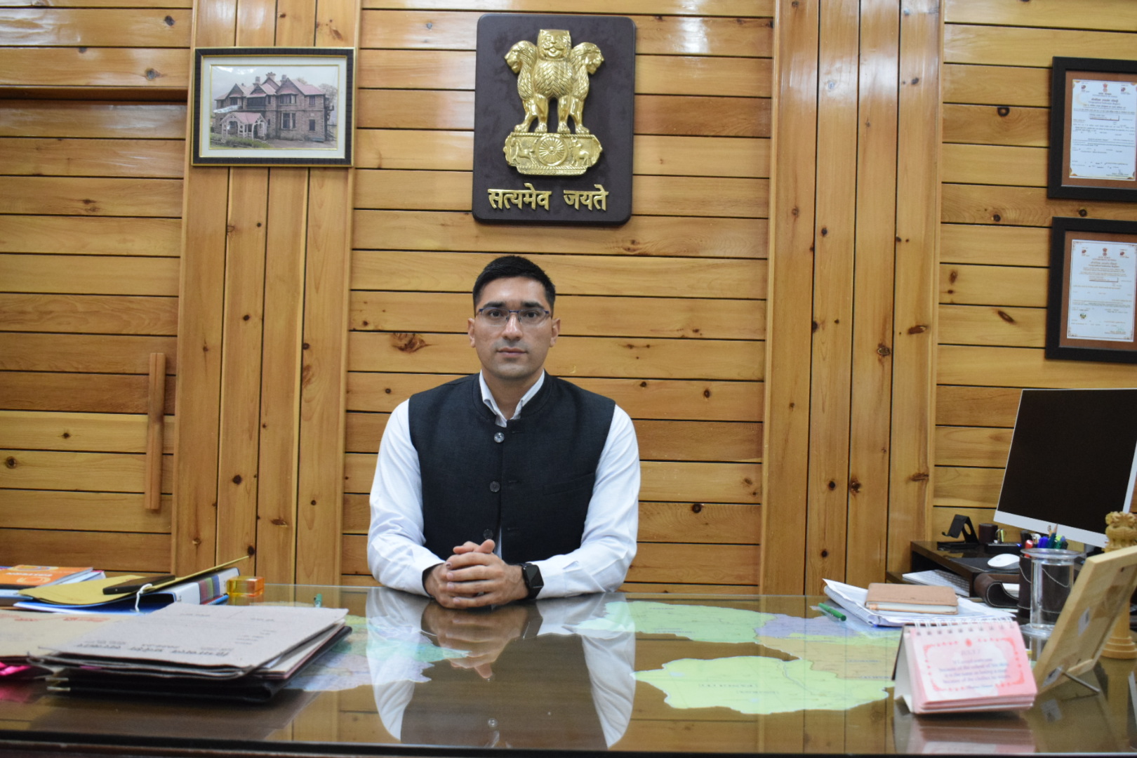 निर्वाचक नामावली को शुद्ध व अद्यतन बनाए रखने के उदेश्य से प्रविष्ठियों के सत्यापन का कार्यक्रम आरम्भ