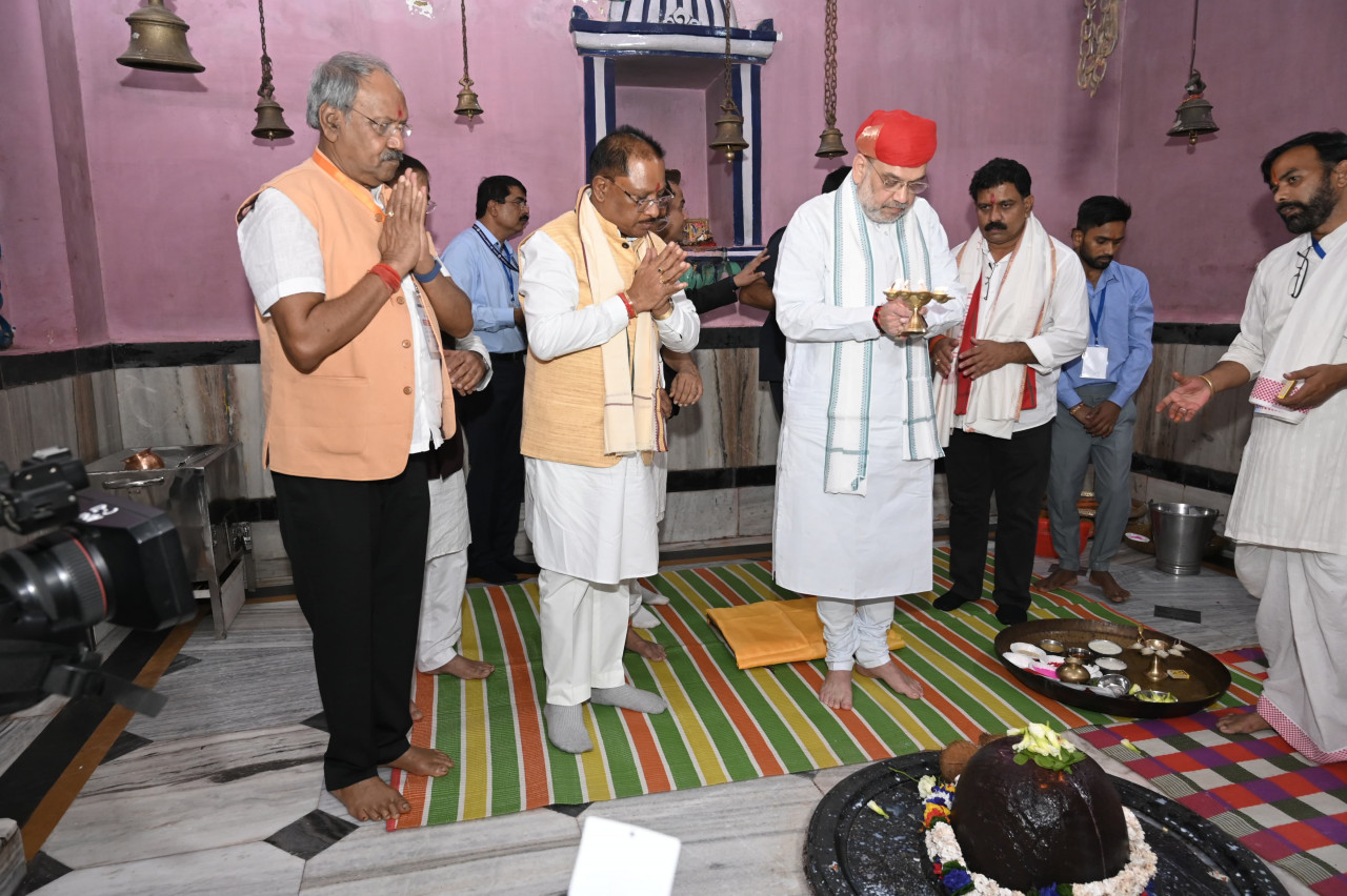 गृह मंत्री अमित शाह अपने तीन दिवसीय छत्तीसगढ़ प्रवास के दूसरे दिन पवित्र धाम चंपारण पहुंचे