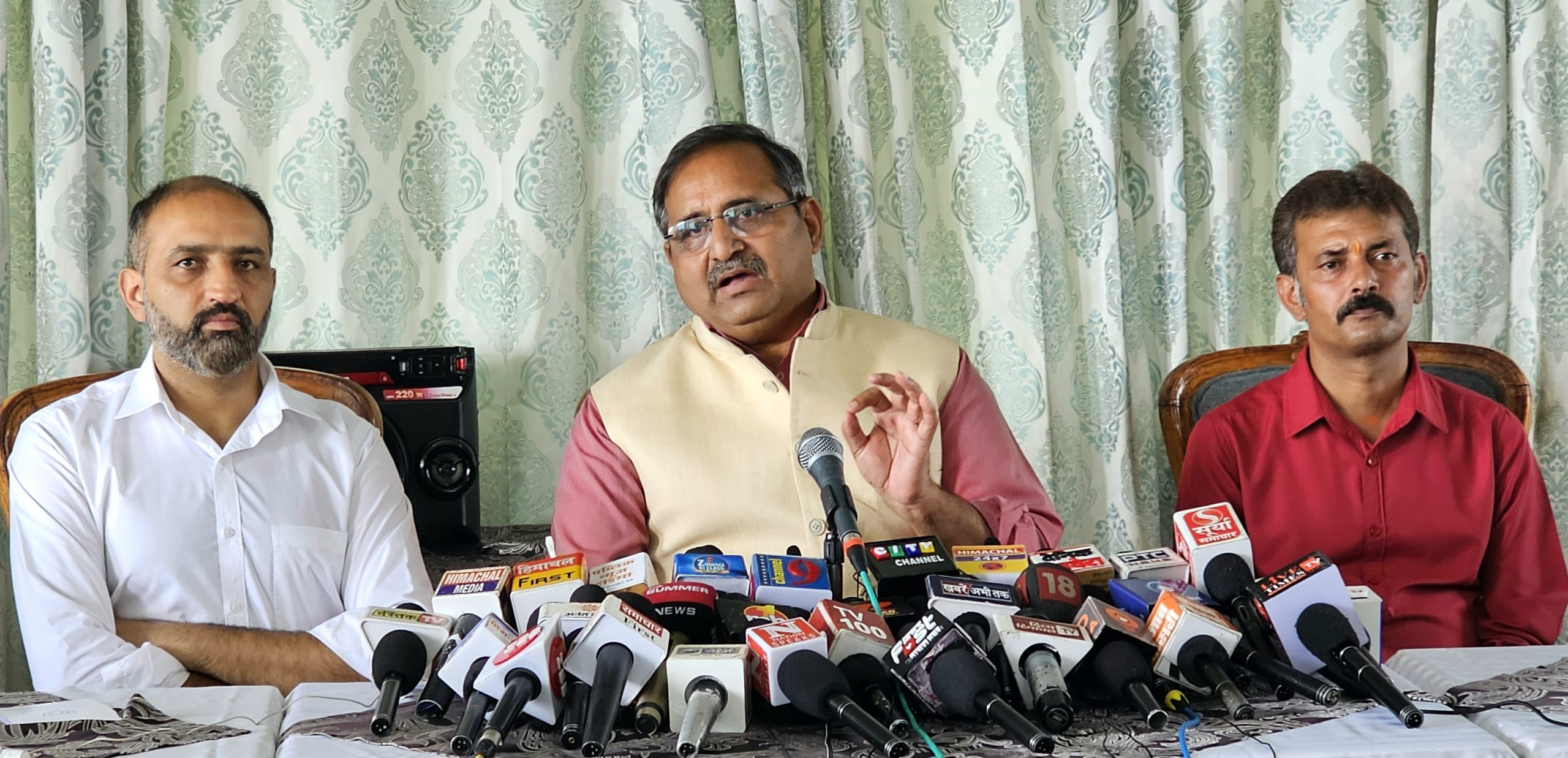 भाजपा इस समय जनता से साथ और सरकार के साथ खड़ी हैः रणधीर शर्मा