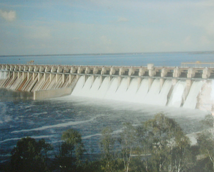 राज्याच्या अनेक ठिकाणी धरणातल्या पाण्याचा विसर्ग