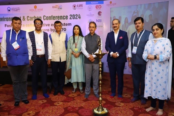 નવી દીલ્હીમાં એસોચેમ પર્યાવરણ અને કાર્બન પરિષદ આજે યોજાઇ ગઇ.
