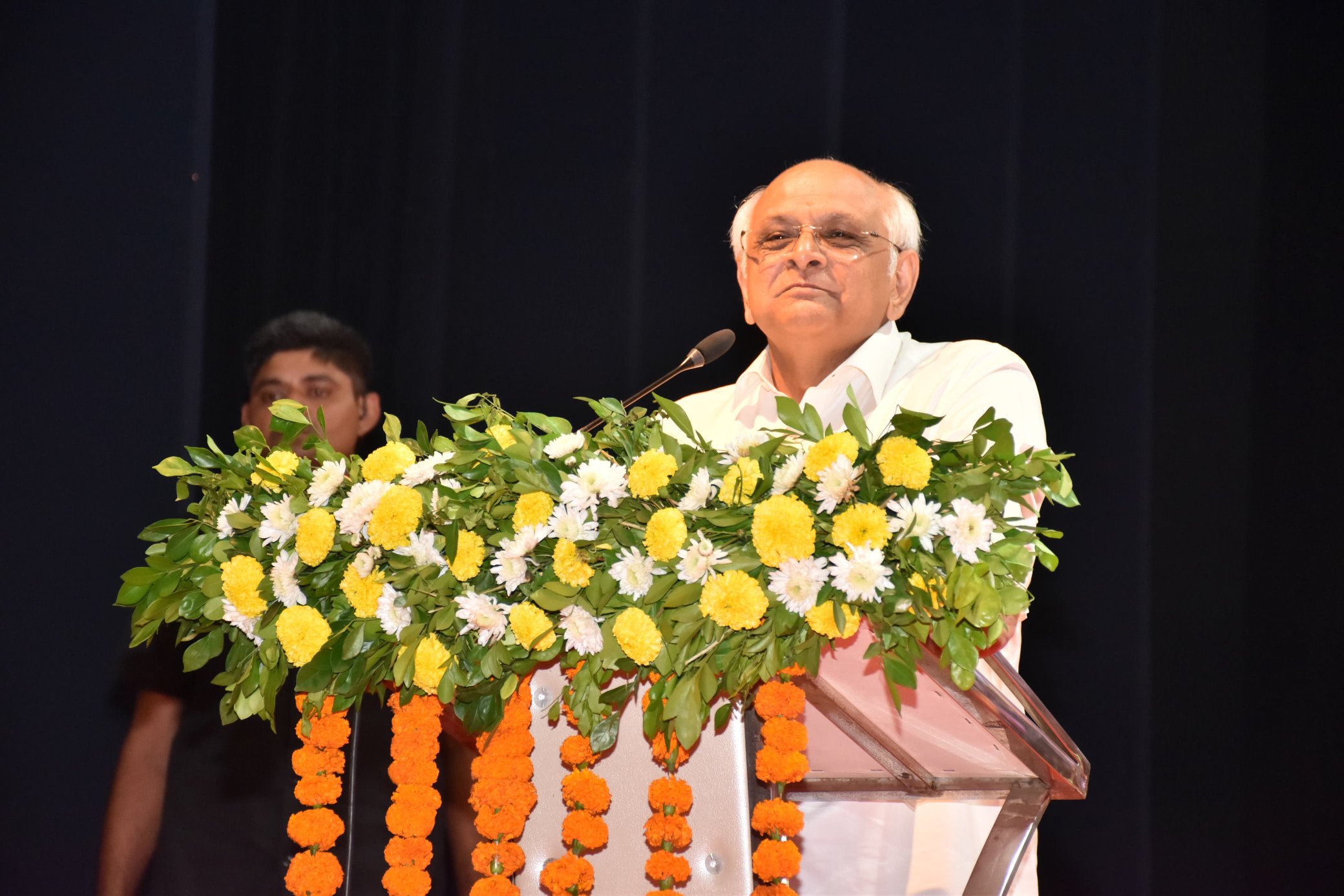 ભાવનગરના અલંગ ખાતે શીપ રિસાયકલિંગ ઇન્ડસ્ટ્રીઝ એસોસિએશન દ્વારા મુખ્યમંત્રીનો સન્માન સમારોહ યોજવામાં આવ્યો હતો