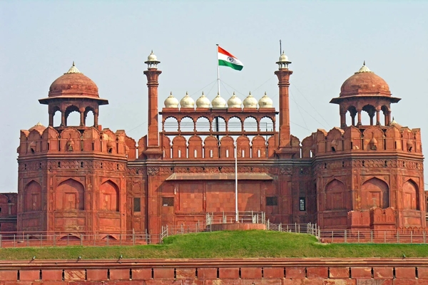 स्वातंत्र्यदिनाच्या पार्श्वभूमीवर १ हजार ३७ कर्मचाऱ्यांना शौर्य आणि सेवा पदकांची घोषणा