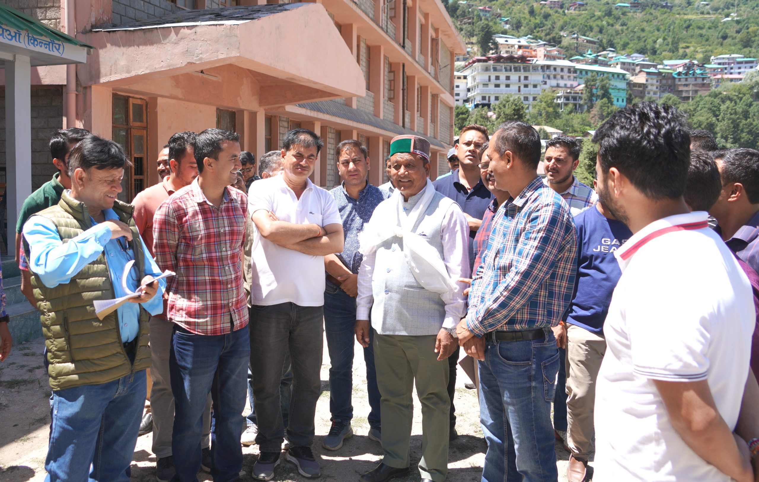 राजस्व मंत्री ने ठाकुर सैन नेगी राजकीय महाविद्यालय रिकांग पिओ का किया निरीक्षण