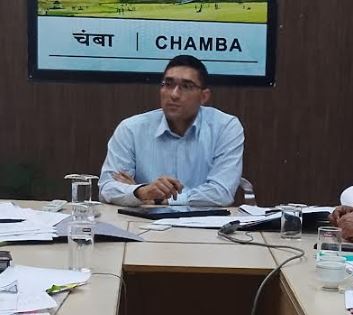 हिमाचल प्रदेश: जिला चंबा में निर्माणाधीन स्कूल भवनों के संबंध में समीक्षा बैठक आयोजित, उपायुक्त मुकेश रेपसवाल ने की बैठक की अध्यक्षता
