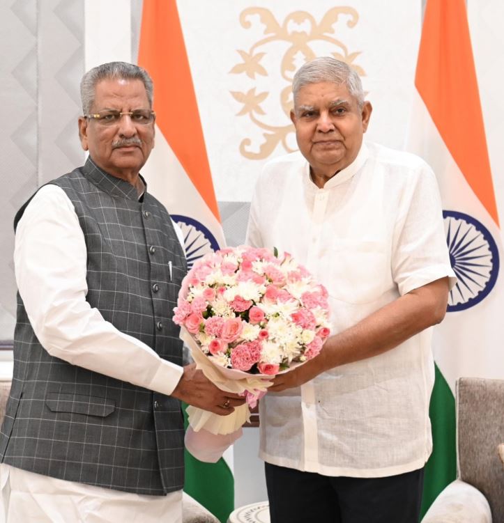 नई दिल्ली: सिक्किम के राज्यपाल ओम प्रकाश माथुर ने उपराष्ट्रपति जगदीप धनखड़ से की शिष्टाचार मुलाकात
