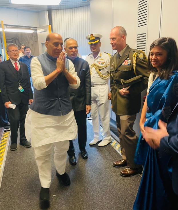 रक्षामंत्री राजनाथ सिंह संयुक्त राज्य अमरीका की चार दिवसीय यात्रा पर वाशिंगटन पहुंचे