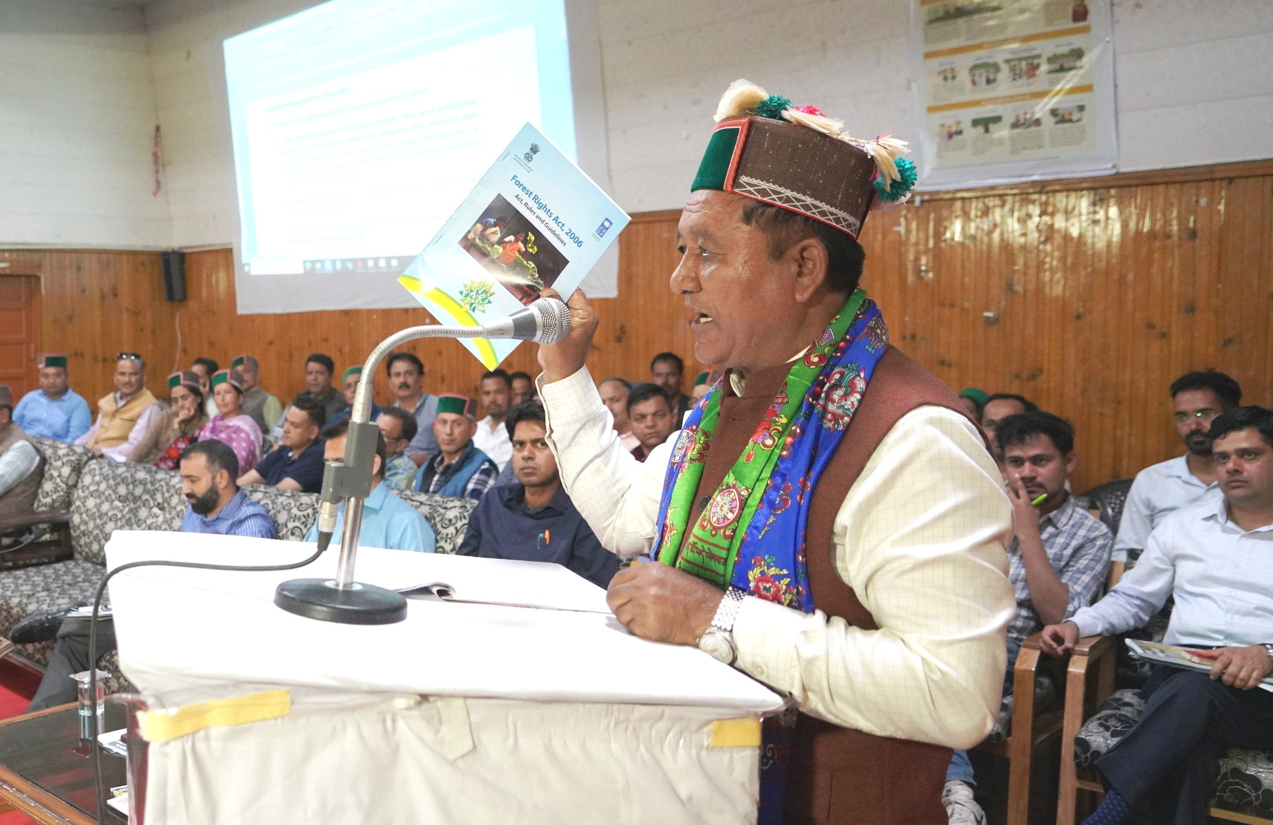 किन्नौरः वन अधिकार अधिनियम-2006 को लेकर एक दिवसीय कार्यशाला में जनजातीय विकास एवं जन शिकायत निवारण मंत्री जगत सिंह नेगी ने बतौर मुख्य अतिथि शिरकत की