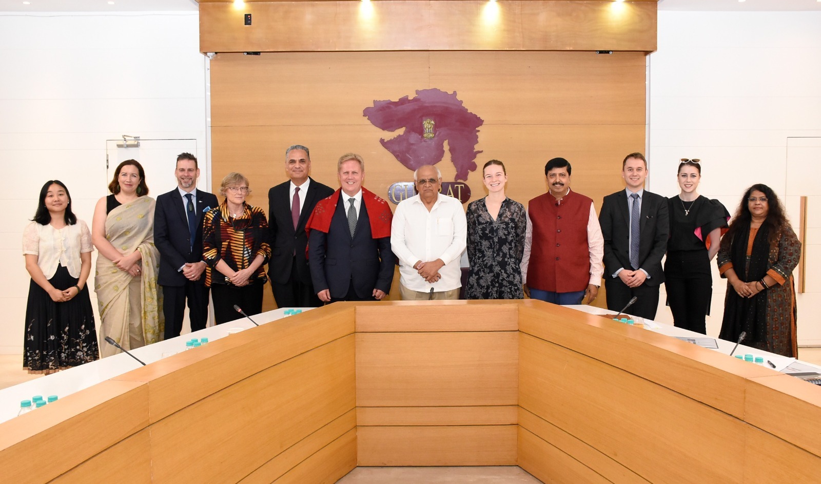 ન્યૂ ઝિલેન્ડના નવ સભ્યના પ્રતિનિધિમંડળે આજે ગાંધીનગર ખાતે મુખ્યમંત્રી ભૂપેન્દ્ર પટેલ સાથે મુલાકાત કરી