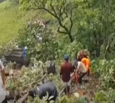 राज्यात दोन वेगवेगळ्या ठिकाणी झालेल्या दुर्घटनांमध्ये आठ जणांचा मृत्यू
