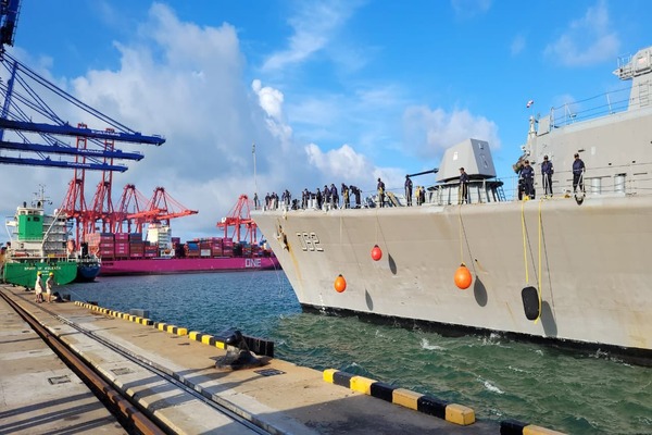INS Mumbai Arrives in Colombo for Three-Day Visit