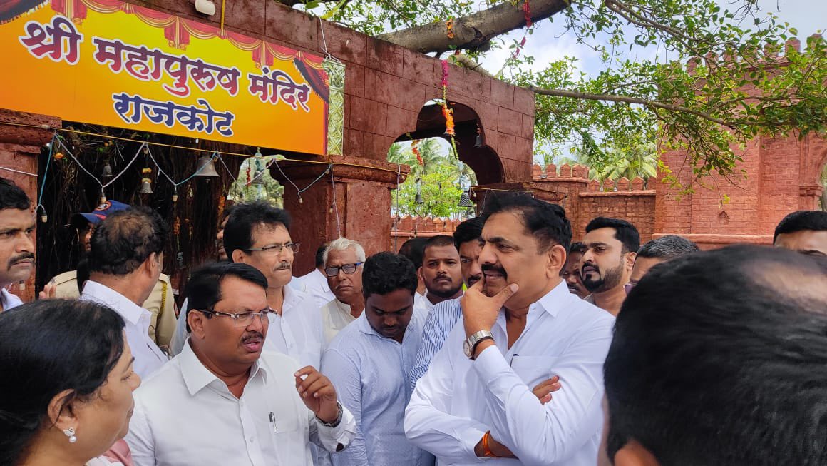 महाविकास आघाडीच्या नेत्यांकडून राजकोट किल्ल्यावरील पुतळ्याची पाहणी