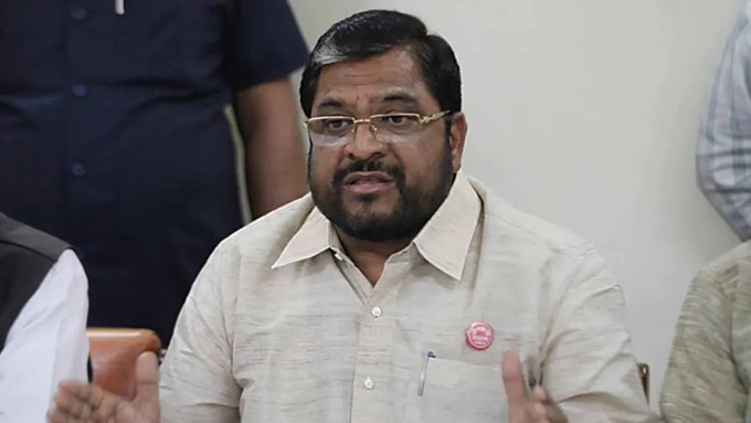 स्वाभिमानी शेतकरी संघटनेचे नेते राजू शेट्टी यांची राज्य सरकारवर टीका