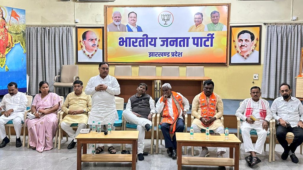 चंपाई सोरेन के भाजपा में शामिल होने पर वरिष्ठ भाजपा नेता अर्जुन मुंडा ने खुशी जाहिर की