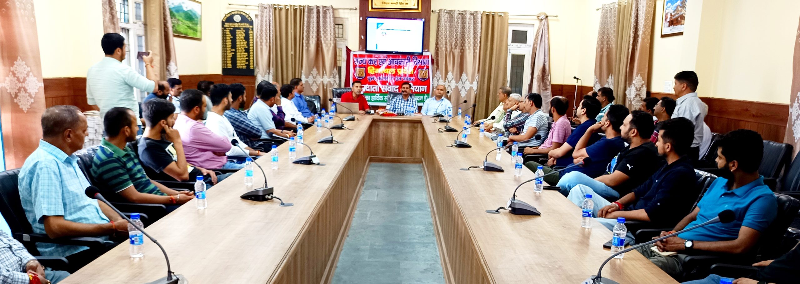 करदाता संवाद अभियान के अन्तर्गत व्यापारियों व करदाताओं के लिए कार्यशाला आयोजित 