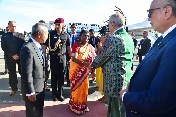 राष्‍ट्रपति द्रौपदी मुर्मू तिमोर लेस्‍ते की एक दिन की यात्रा पर राजधानी डिली पहुंची  