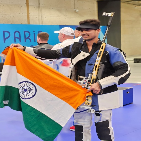पेरिस ओलंपिक में कांस्य पदक जीतने वाले निशानेबाज स्वप्निल कुसाले को मध्‍य रेलवे ने दिया ईनाम,  उत्कृष्ट उपलब्धि पर दी पदोन्नति 