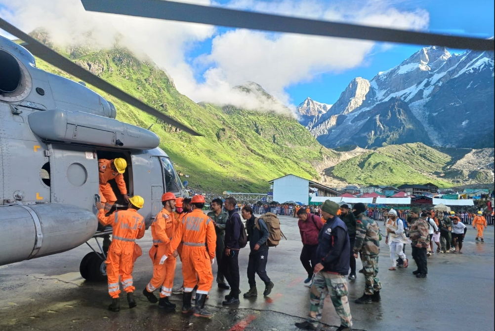 उत्तराखण्ड में केदारनाथ यात्रा मार्ग से अब तक छह हजार से ज्यादा श्रद्धालुओं को सकुशल रेस्क्यू किया गया