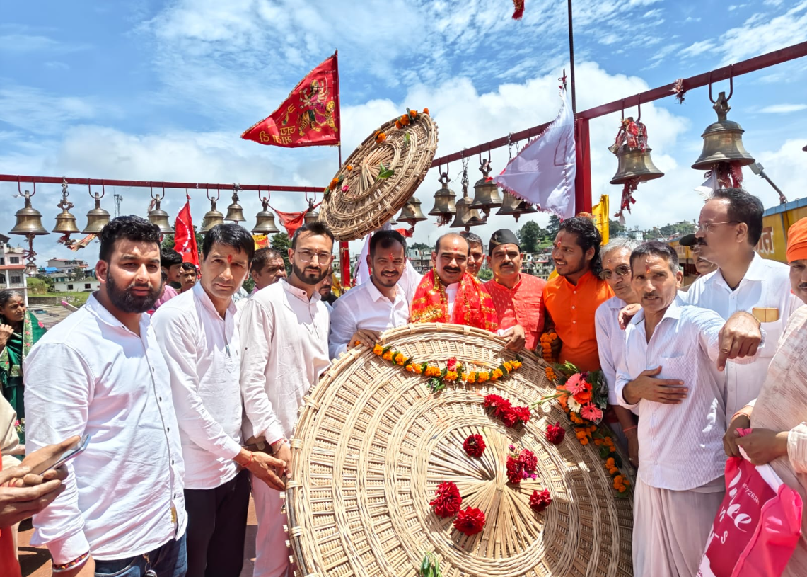 चम्पावत जिले के माँ बाराही धाम देवीधुरा में विश्व प्रसिद्ध बग्वाल मेला शुरू