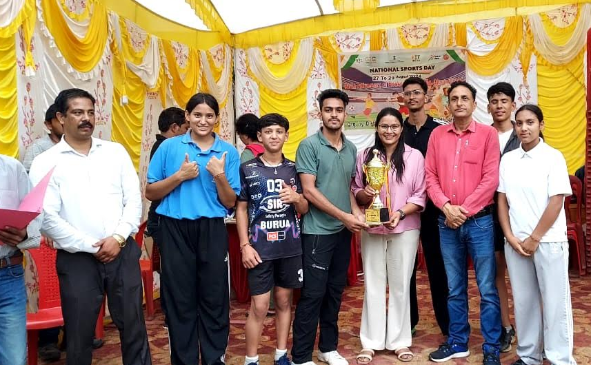 शिमला:  जिला युवा सेवा एवं खेल विभाग द्वारा मेजर ध्यानचंद की जयंती के उपलक्ष्य में हर्षोल्लास के साथ मनाया गया राष्ट्रीय खेल दिवस