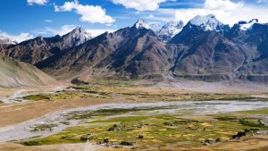 लद्दाख में करगिल के सिल्‍मू राजकीय उच्‍च माध्‍यमिक विद्यालय में सेना ने स्‍थानीय समुदाय के सहयोग से शेरकी-ला-विजय दिवस मनाया