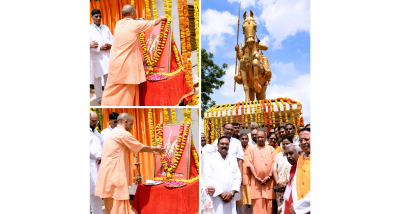 मुख्यमंत्री योगी आदित्यनाथ ने आज आगरा में राष्ट्रवीर दुर्गादास राठौर की प्रतिमा का अनावरण किया