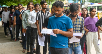 UPP Exam: प्रदेश में आरक्षी नागरिक पुलिस के 60 हजार से अधिक पदों पर भर्ती के लिये लिखित परीक्षा कल से हुई शुरू