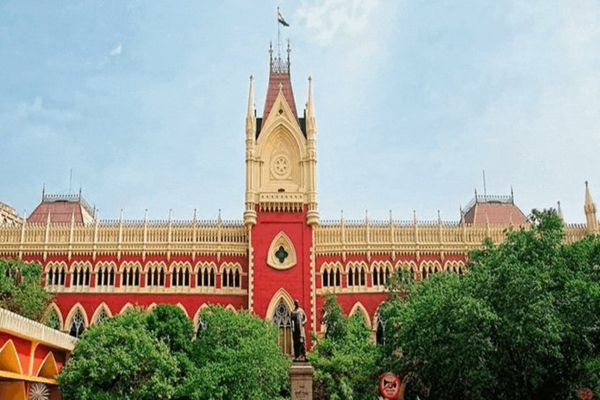 Calcutta HC orders CBI probe into alleged rape & murder of a doctor at a hospital in Kolkata; Centre assures protesting doctors of action against guilty