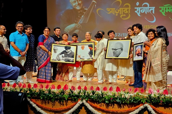 Ustad Amjad Ali Khan performes in event organised at Rang Bhawan in Akasvani, New Delhi