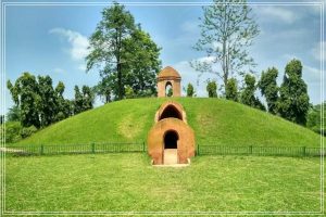 বিশ্ব ঐতিহ্যক্ষেত্র চৰাইদেউ মৈদাম ক্ষেত্রত অনুষ্ঠিত চৰাইদেউ মহোৎসৱৰ আজি সামৰণি