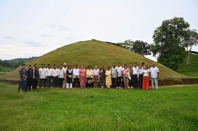 থাইলেণ্ডৰ ৰাষ্ট্রদূতৰ বিশ্ব ঐতিহ্যক্ষেত্ৰ চৰাইদেউ মৈদাম ভ্ৰমণ