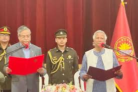 बांगलादेश हंगामी सरकारचे प्रमुख म्हणून डॉ. मोहम्मद युनूस यांनी घेतली शपथ