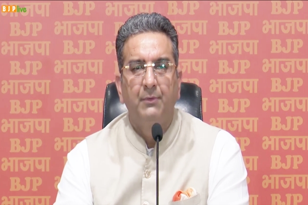CM is trying to protect criminals, alleges BJP in Kolkata murder case
