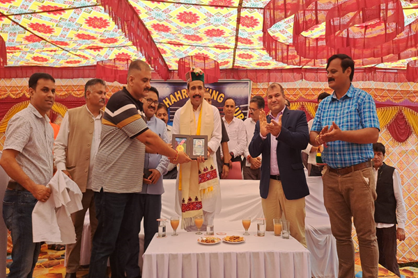 लोक निर्माण मंत्री ने रामपुर में बॉक्सिंग की राष्ट्रीय एवं राज्य स्तरीय प्रतियोगिताओं के पदक विजेताओं को किया सम्मानित 